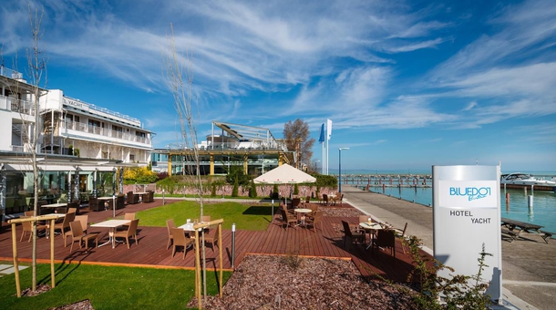 Hotel Yacht**** Wellness & Business