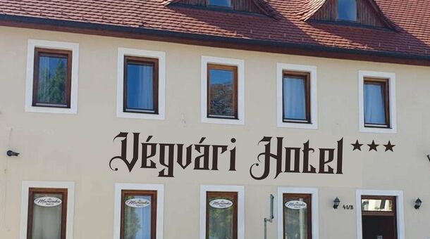 Végvári Hotel***