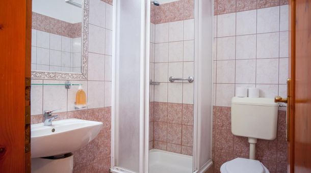 Kőkapu Vadászkastély és Hotel & Apartments