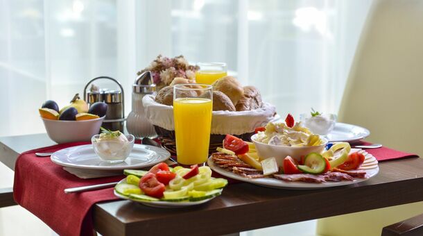 Royal Club Hotel****