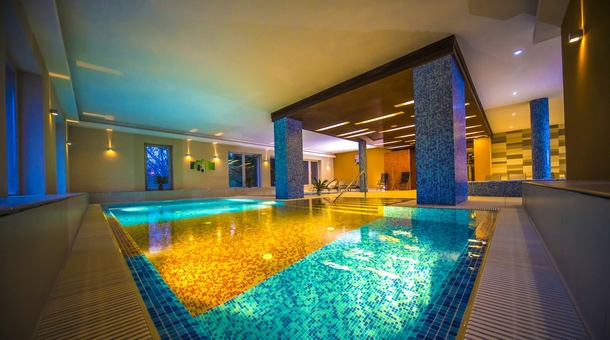 Royal Club Hotel****