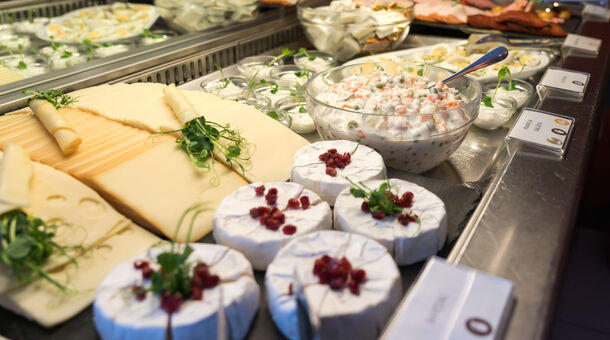 Royal Club Hotel****