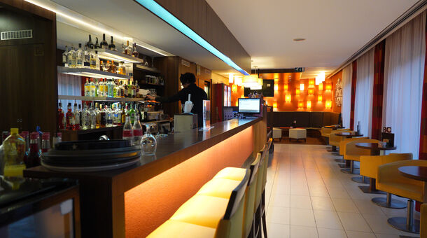 Royal Club Hotel****