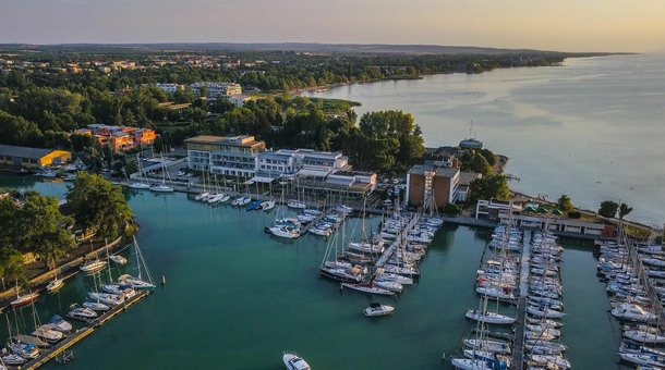 Hotel Yacht**** Wellness & Business