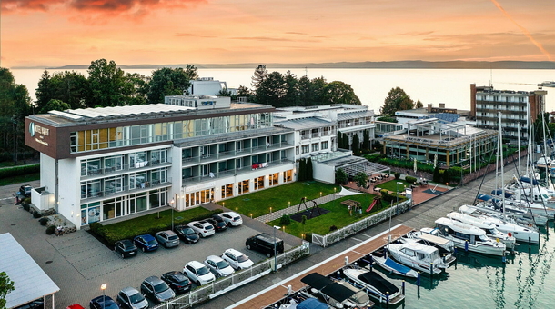 Hotel Yacht**** Wellness & Business