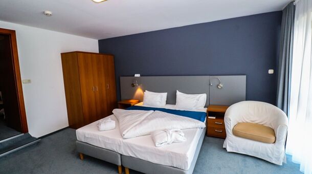 Hotel Yacht**** Wellness & Business