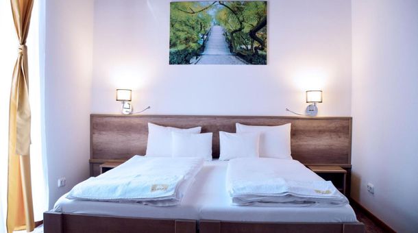 Kőkapu Vadászkastély és Hotel & Apartments