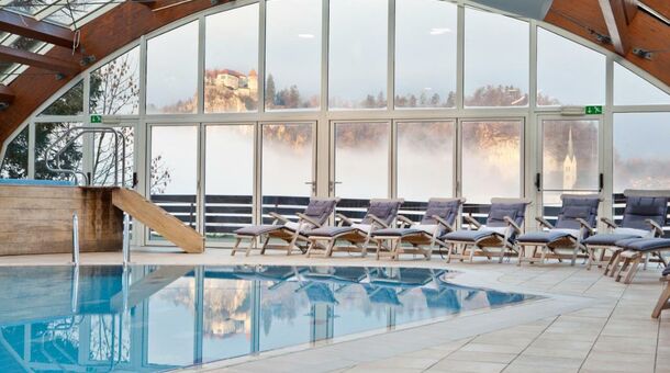 Idilli pihenés a varázslatos Bledi-tónál!