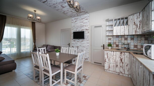 Aranyszarvas Panzió****, Étterem és Grillterasz