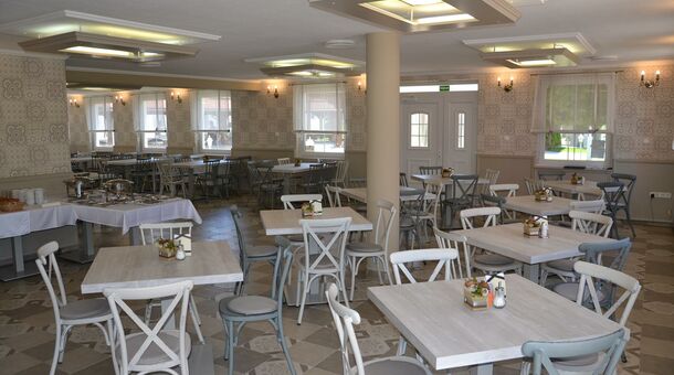 Aranyszarvas Panzió****, Étterem és Grillterasz