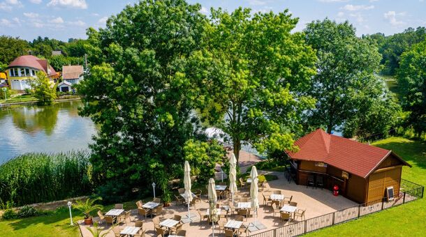 Aranyszarvas Panzió****, Étterem és Grillterasz