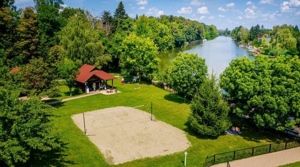 Aranyszarvas Panzió****, Étterem és Grillterasz