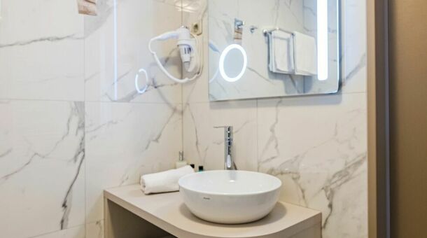 Hotel Golden Lake Resort****superior