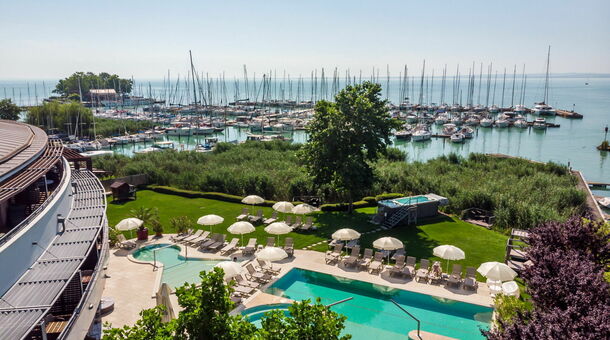 Hotel Golden Lake Resort****superior