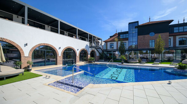 Bordűr Wellness Hotel**** Superior & Szőnyegmúzeum