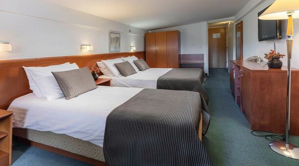 Pihenés a Plitvicei-tavaknál!