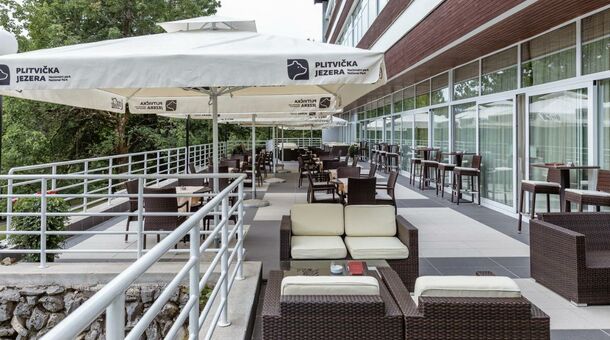 Pihenés a Plitvicei-tavaknál!