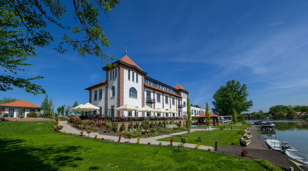 Bordűr Wellness Hotel**** Superior & Szőnyegmúzeum