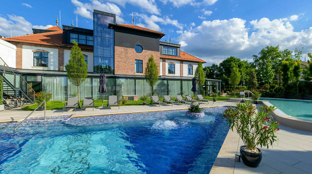 Bordűr Wellness Hotel**** Superior & Szőnyegmúzeum