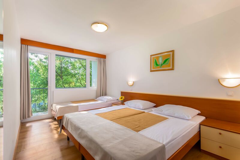 2+1 ágyas standard tenger oldali balkonos szoba