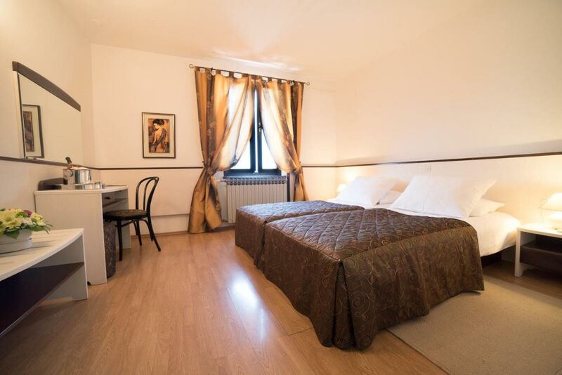 2+1 ágyas standard tenger oldali szoba