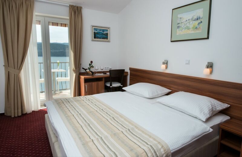 2+2 ágyas superior tengerre néző balkonos szoba