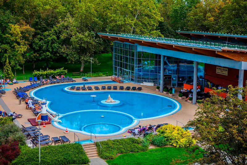 Kültéri élménymedencék