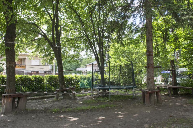 A fogadó kertje és a mini kalandpark