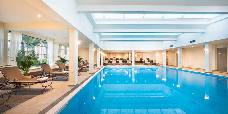 Beltéri fűtött tengervizes medence