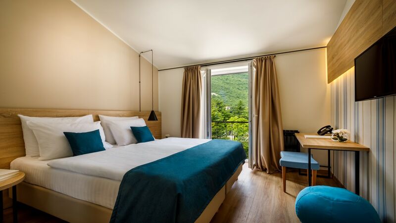 2+1 ágyas superior tenger oldali balkonos szoba