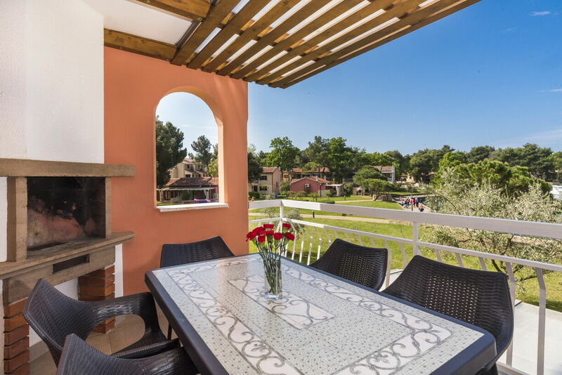 3-5 ágyas classic park oldali balkonos apartman