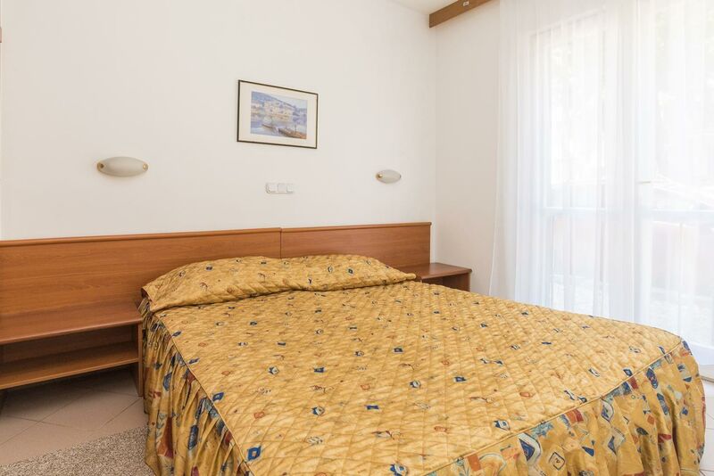 2-3 ágyas gazdaságos park oldali balkonos apartman