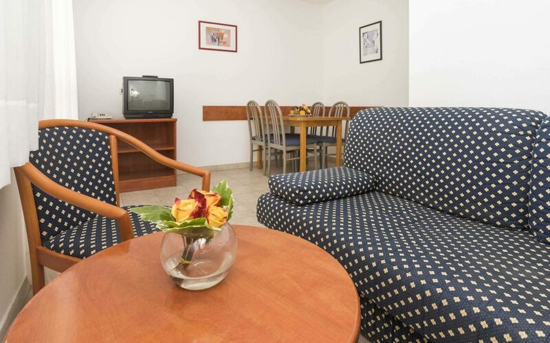 2-4 ágyas gazdaságos park oldali balkonos apartman