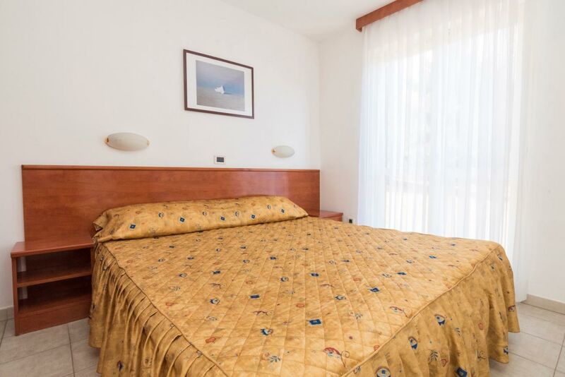 2-4 ágyas gazdaságos park oldali balkonos apartman