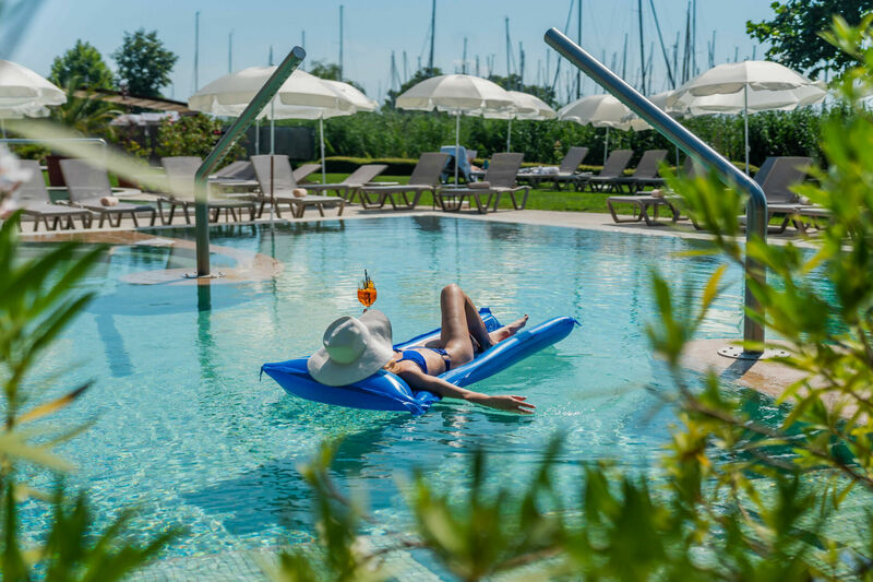 Hotel Golden Lake Resort****superior