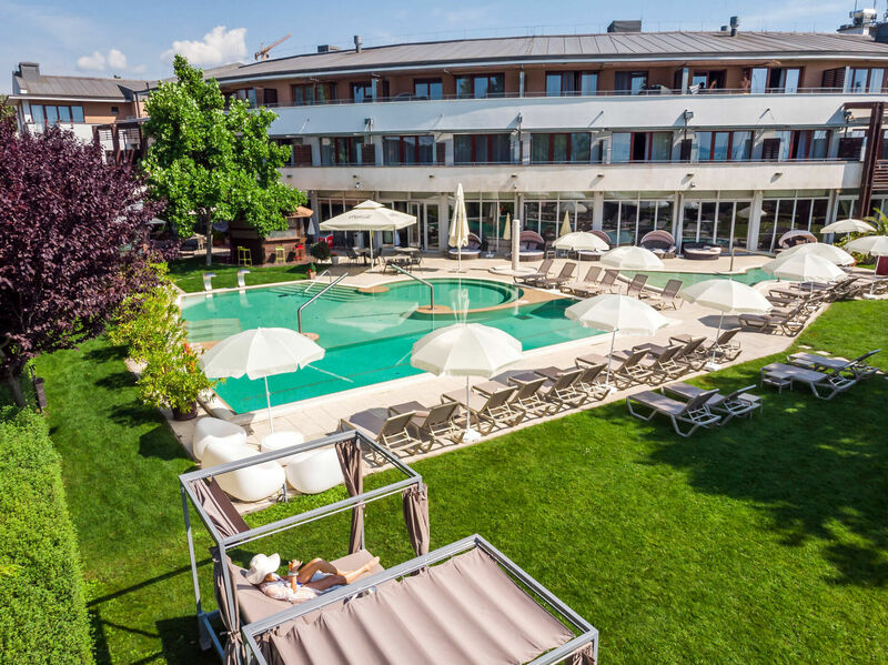 Hotel Golden Lake Resort****superior