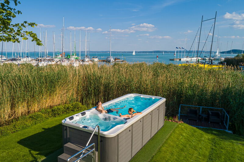 Kültéri Swim Spa jacuzzi