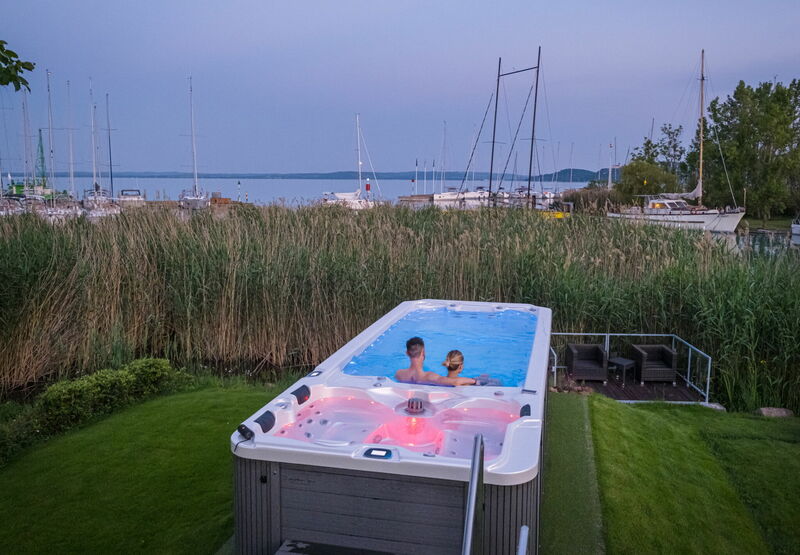 Kültéri Swim Spa jacuzzi