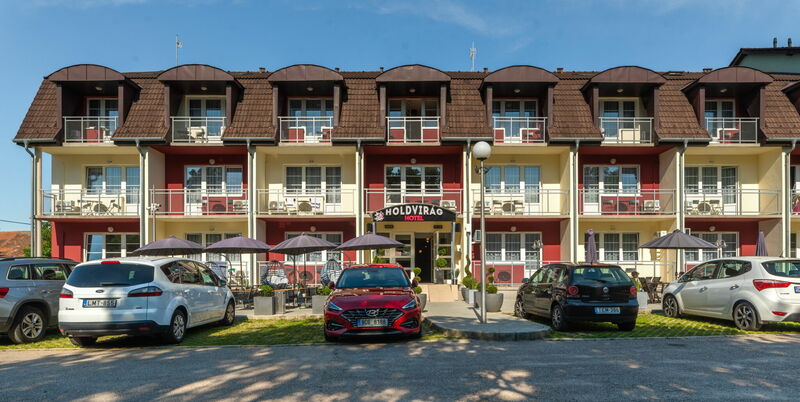 Holdvirág Hotel