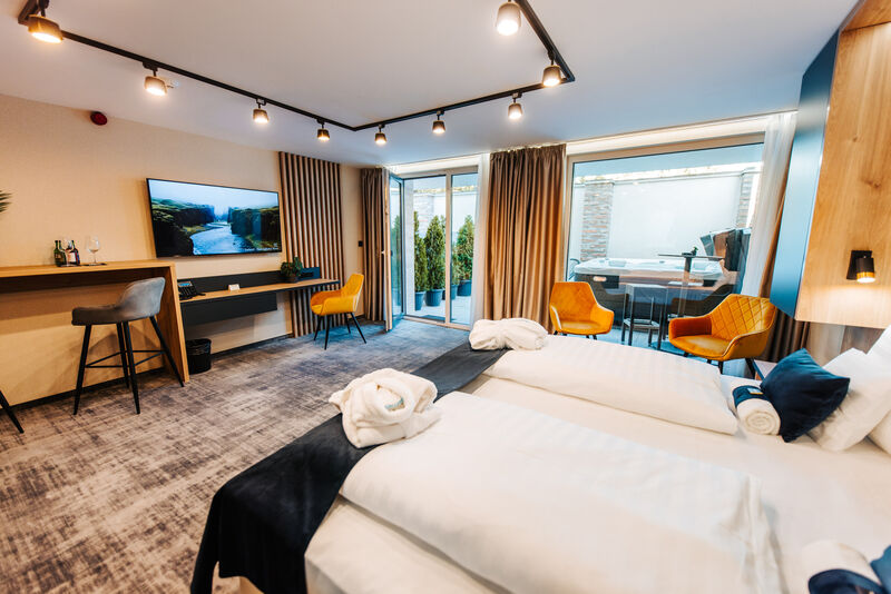 Deluxe king-size szoba privát jacuzzival