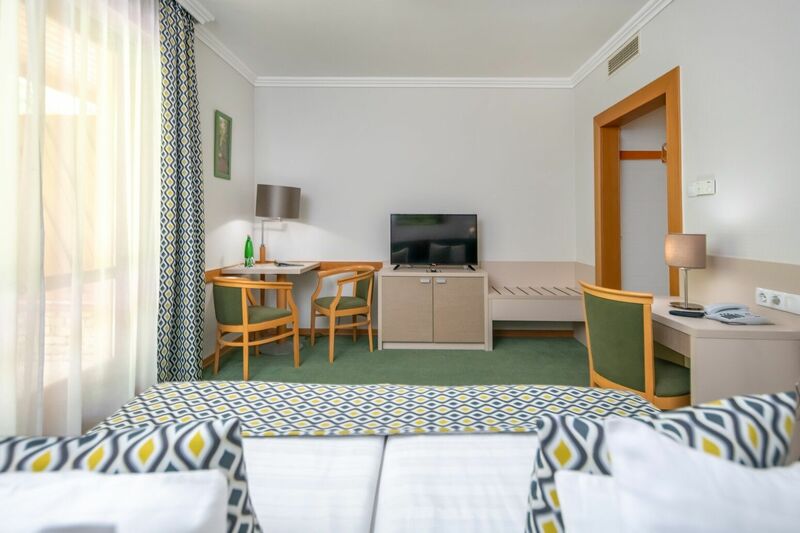 Erdőre néző teraszos szoba