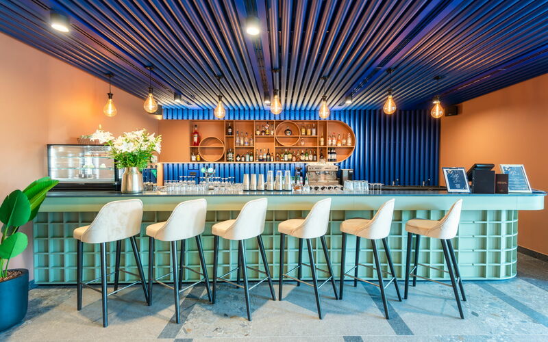 Bár (keleti szárny)