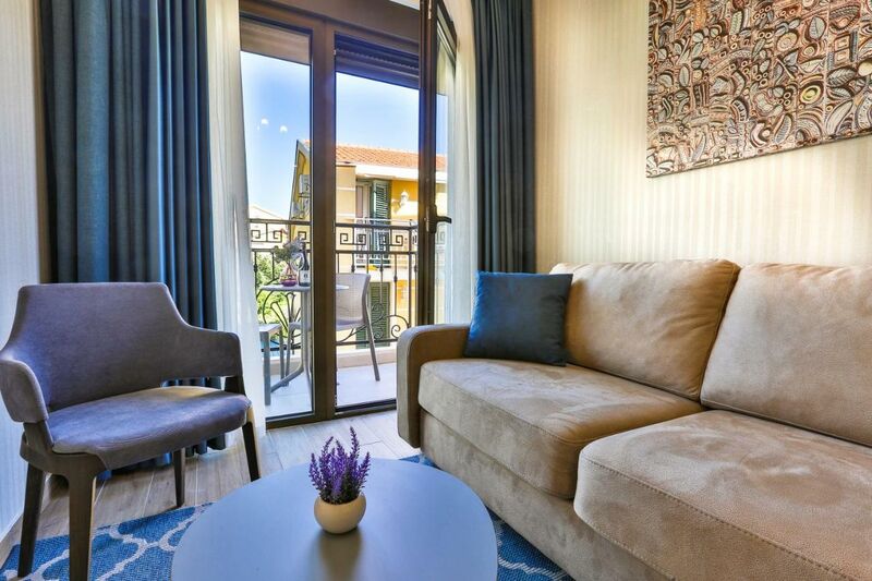 Balkonos lakosztály