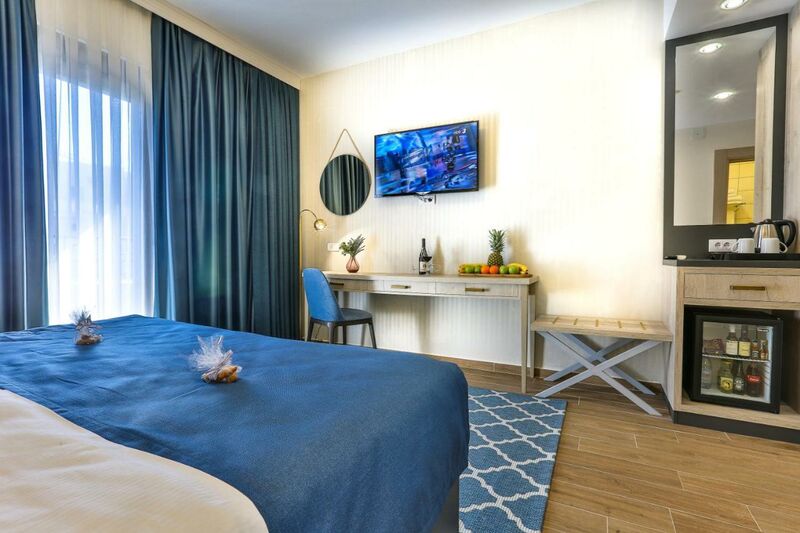 Kétágyas standard medencére néző szoba