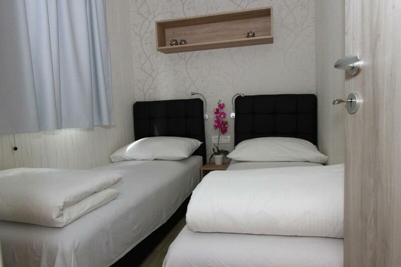 6+2 fős Relax mobilház (2. sor)