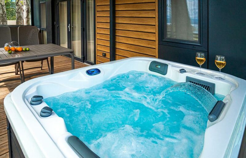 4+1 fős Adria Superior mobilház jacuzzival (A zóna)