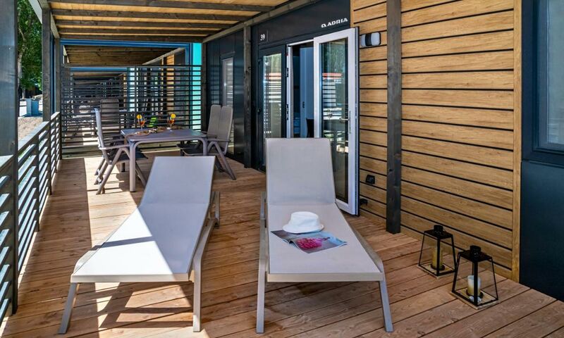 4+1 fős Adria Superior mobilház jacuzzival (A zóna)