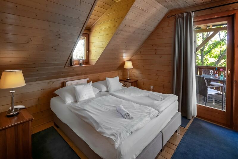 Club kétágyas erkélyes szoba