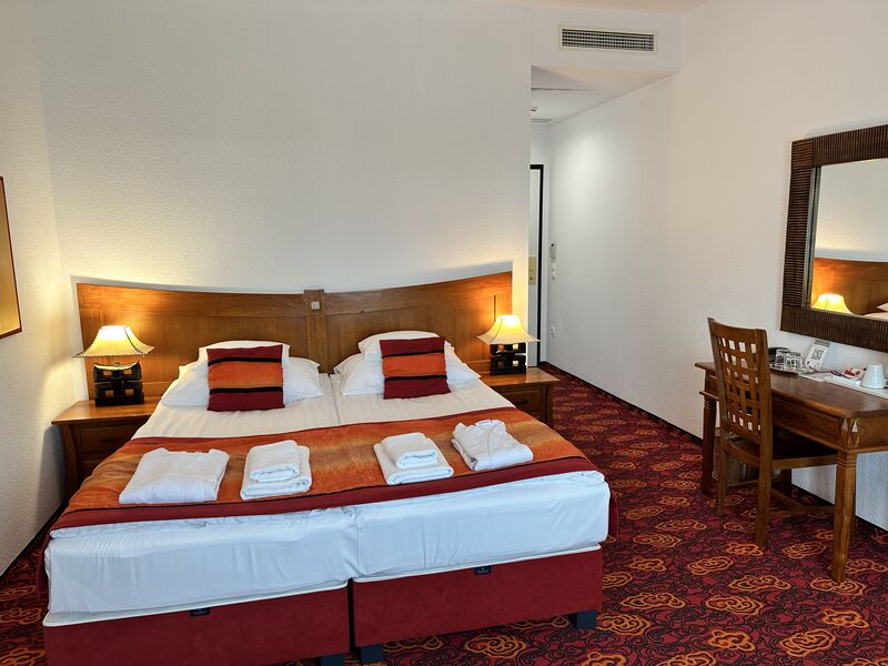 Erkély nélküli kétágyas szoba