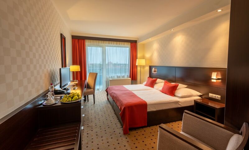 Standard erkélyes, Várra néző szoba